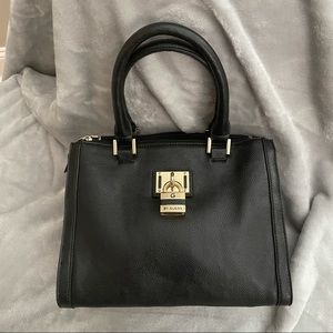 Georgous Guess Pebble leather lock ascent handbag